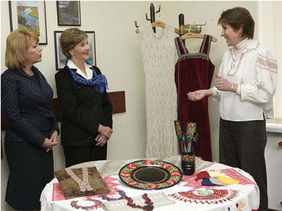 President and Mrs. Bush Meet Peace Corps Volunteers in Ukraine