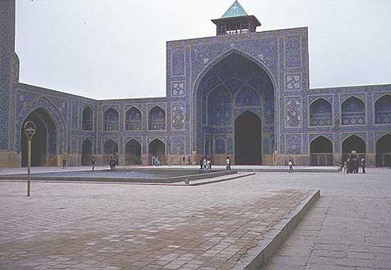 Iran RPCV Gordon Morrison sees world faiths up close