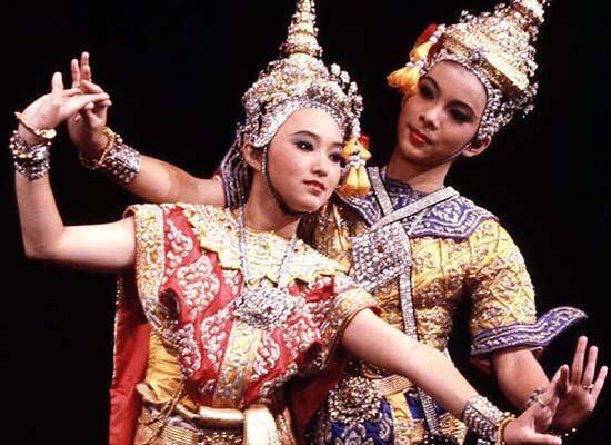 Amy Andrews joined the Peace Corps in 1991, extended her tour to four years, and worked in northeastern Thailand. Amy began ballet training at age 4 and studied native dances while in Thailand