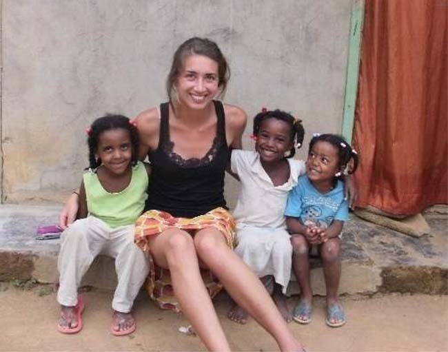 Elise Pagel is rallying the people of Las Auyamas  in the Dominican Republic to construct and install 20 pit latrines at homes that don't have proper facilities