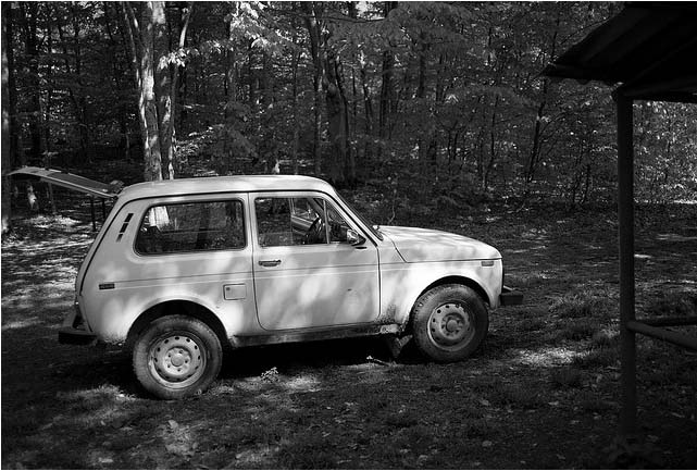 Dear Tom and Ray, my daughter, who is a Peace Corps volunteer, in Yeghegnadzor, Armenia, has become infatuated with the Lada Niva