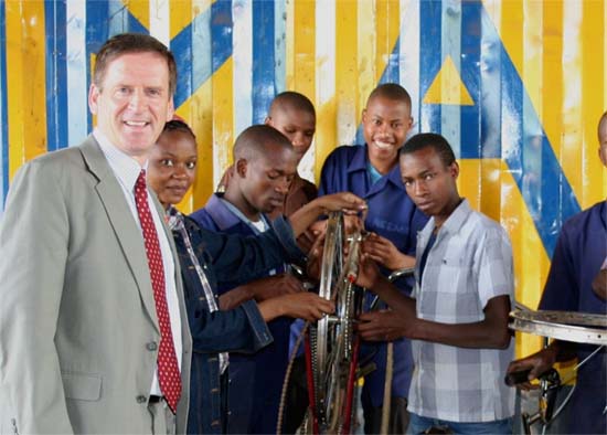 Mark Green swears in Peace Corps volunteers in Tanzania